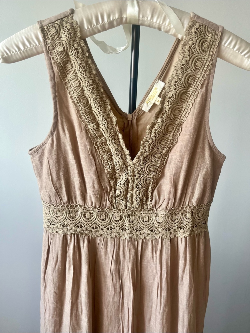 Rebellion Cottagecore Boho Taupe Crochet Lace-Trim Tiered Maxi Dress US M ✨NWT - Picture 3 of 16